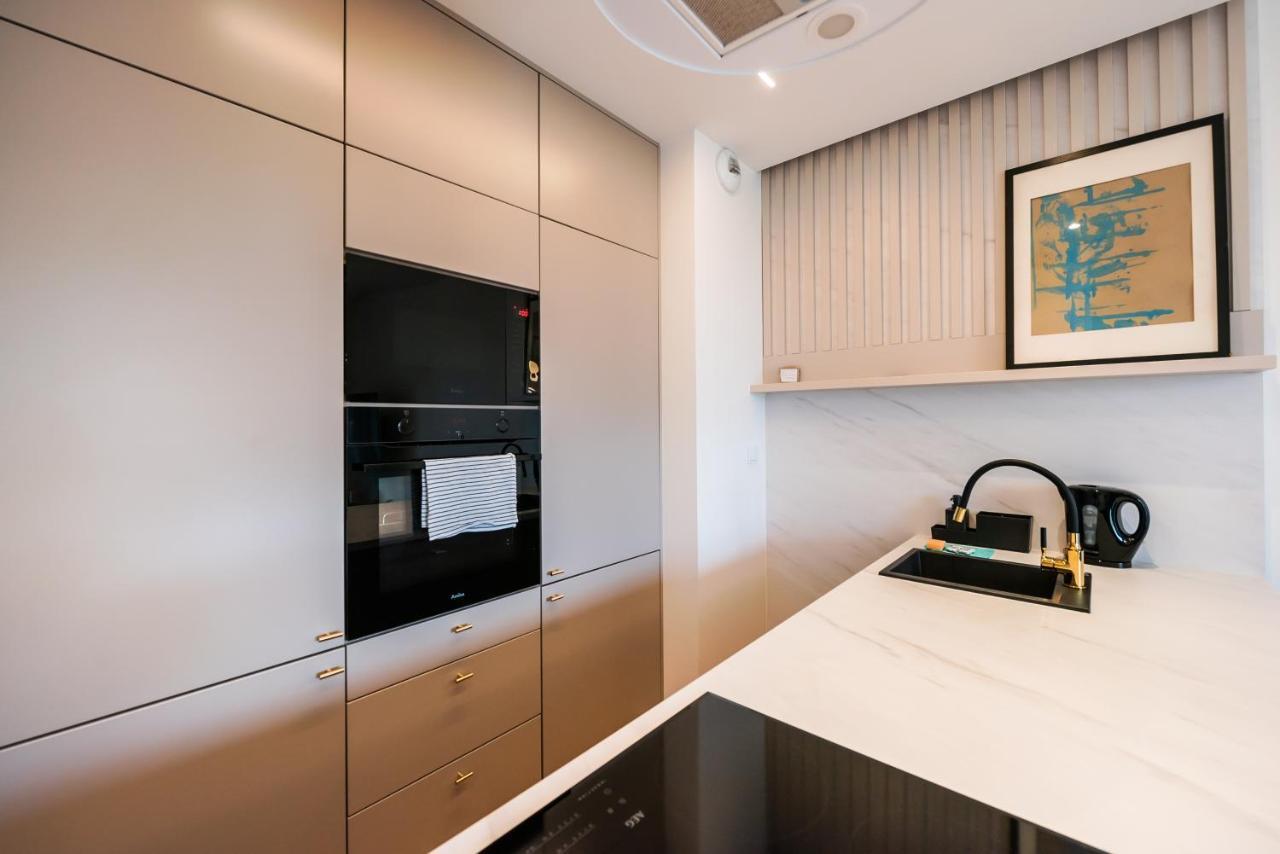 Wola Marble Apartment 华沙 外观 照片