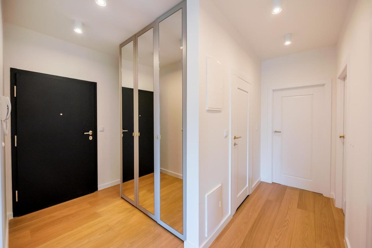 Wola Marble Apartment 华沙 外观 照片