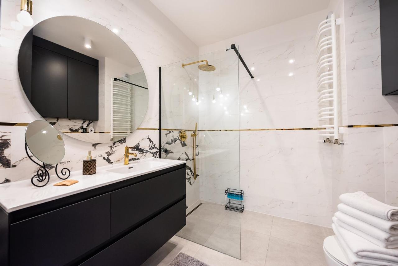 Wola Marble Apartment 华沙 外观 照片