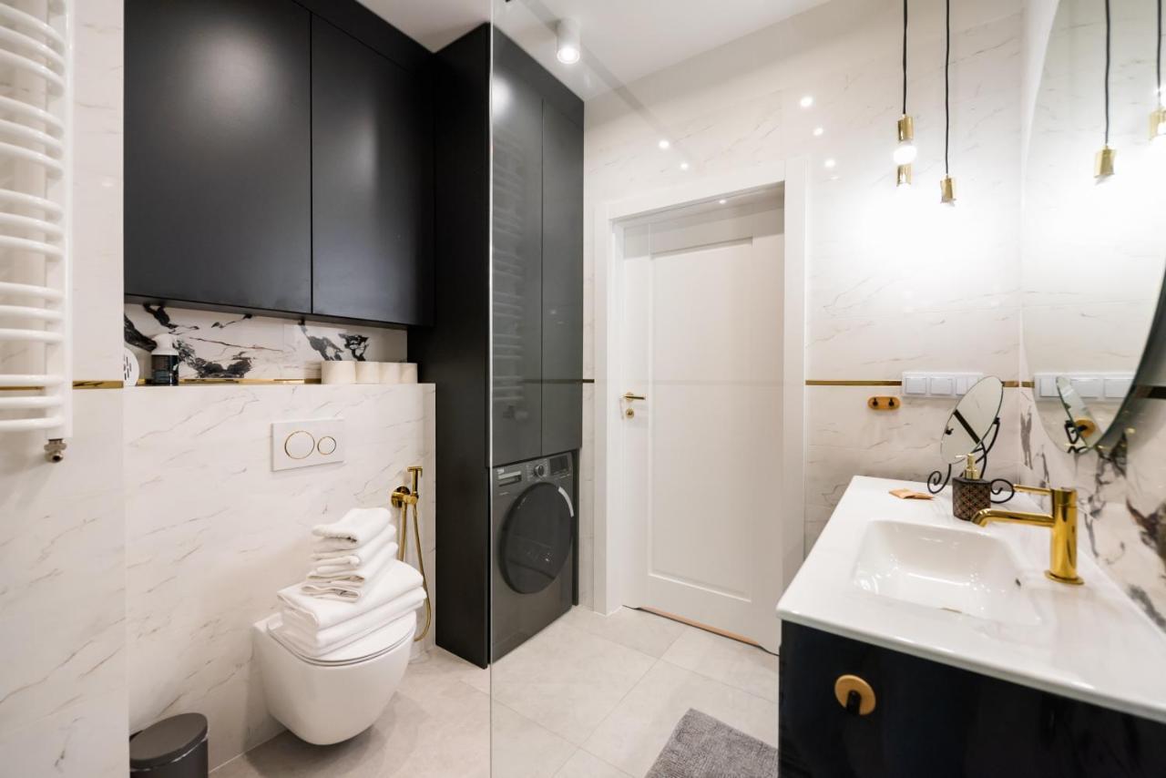 Wola Marble Apartment 华沙 外观 照片